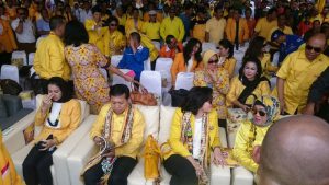 Ketua Umum Setya Novanto di antara para undangan.(foto: andi amir)