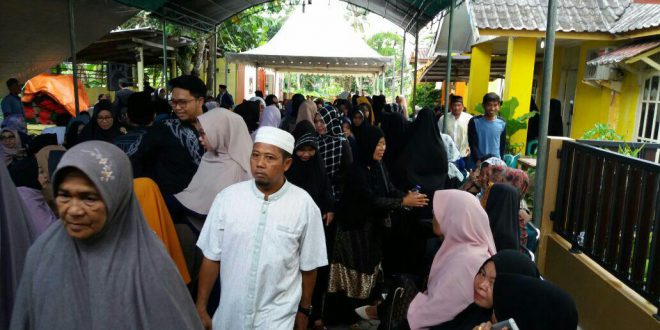 Ribuan Pelayat Penuhi Rumah  Duka  dan VIP Bandara SAMS 