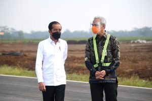 Gubernur Jawa Tengah Ganjar Pranowo saat mendampingi Presiden Joko Widodo