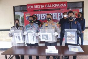 Konfrensi pers Polresta Balikpapan dalam kasus penambangan batubara, Jumat (19/11/2021)