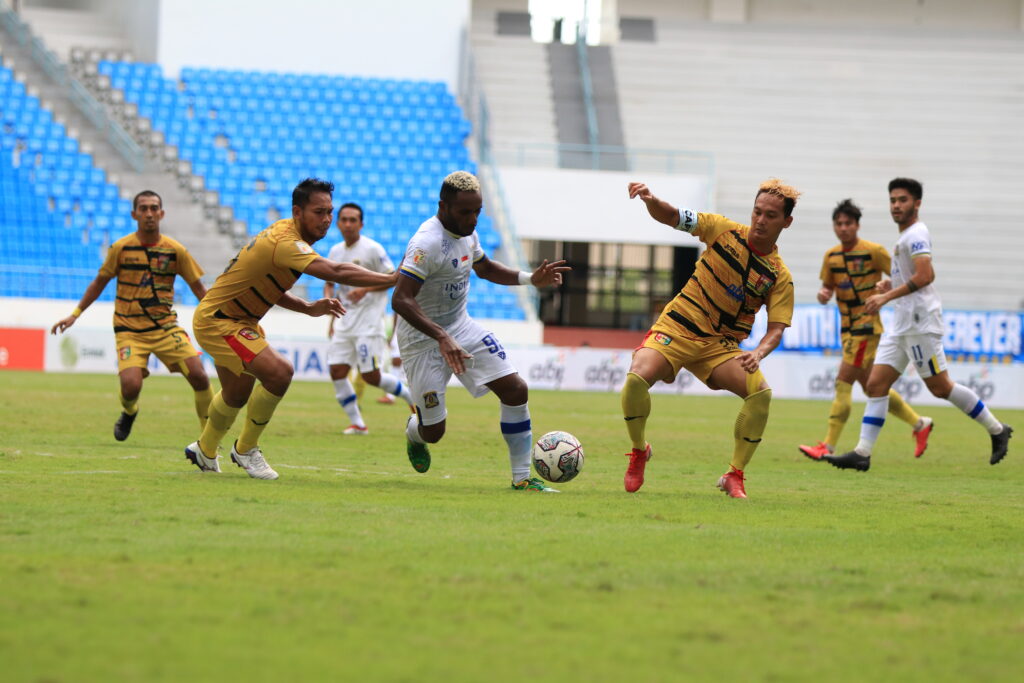 Laga Persiba Balikpapan vs Mitra Kukar