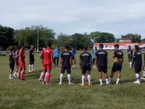 Skuat Persiba Balikpapan saat berlatih di lapangan Merdeka