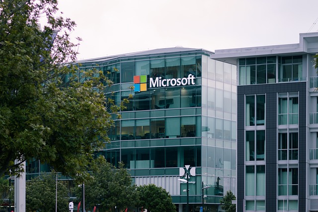 Microsoft Pecat Karyawan