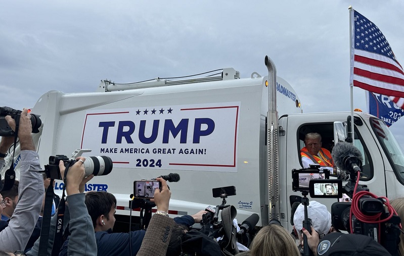 Donald Trump truk sampah