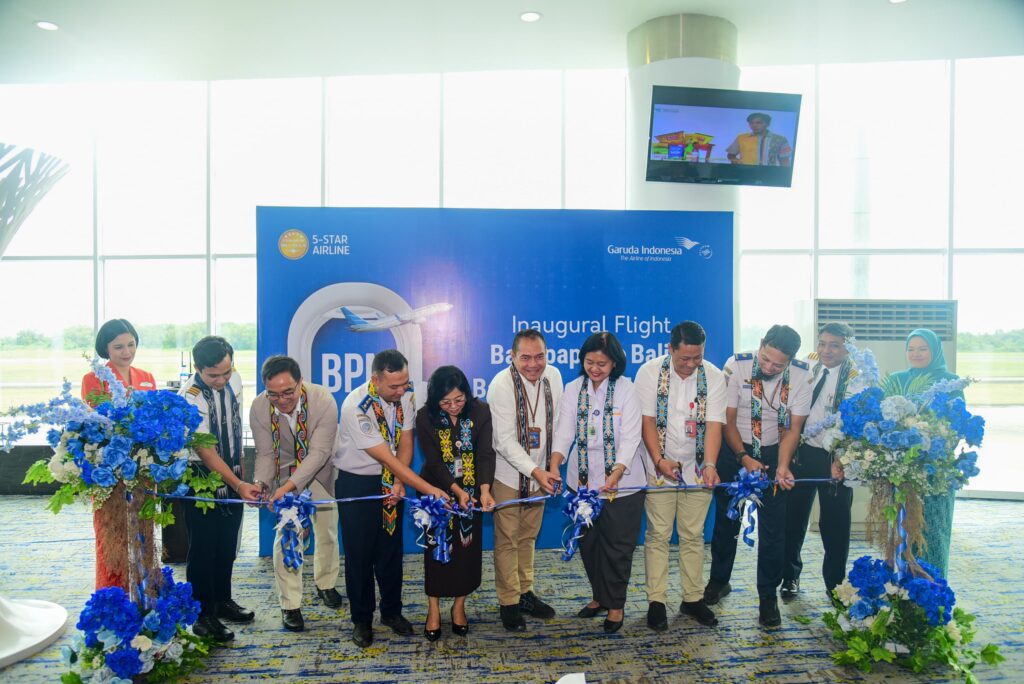 Acara peresmian penerbangan perdana berlangsung di Gate 1 ruang tunggu keberangkatan Bandara SAMS Sepinggan, Senin (18/11).