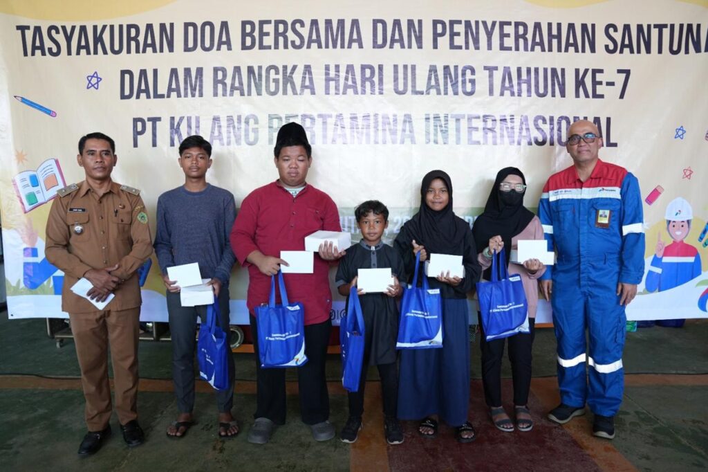 Melalui kegiatan yang bertajuk "Tasyakuran dan Doa Bersama", PT KPI membagikan 150 paket sekolah kepada anak-anak Yatim Dhuafa di Kabupaten Penajam Paser Utara (PPU).