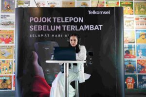 Telkomsel mengajak masyarakat, terutama generasi muda, untuk lebih sering menghubungi orang tua melalui kampanye #TeleponSebelumTerlambat yang diluncurkan dalam rangka Hari Ayah Nasional