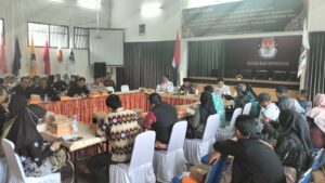 apat koordinasi terkait debat ketiga pilkada di Kantor KPU Balikpapan