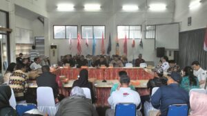 Rapat koordinasi terkait debat ketiga pilkada di Kantor KPU Balikpapan