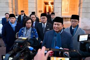 Presiden Prabowo Subianto memberikan keterangan kepada awak media, usai menghadiri CEO Roundtable Forum, London, pada Kamis 21 November 2024. (Foto: BPMI Setpres/Muchlis Jr)