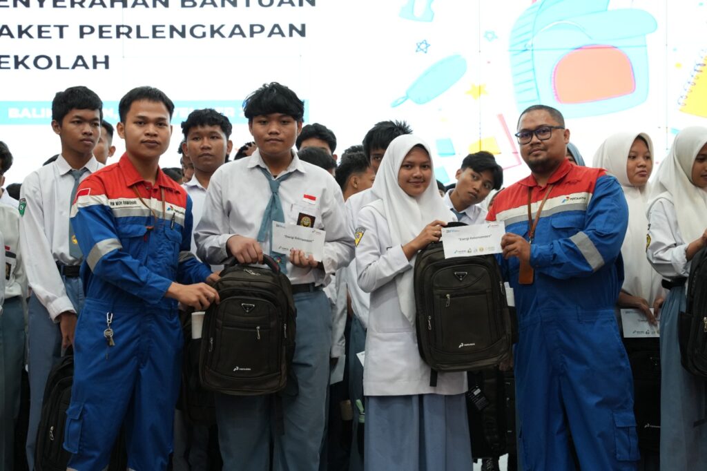 PT Kilang Pertamina Internasional (KPI) Unit Balikpapan bersama Baituzzakah Pertamina (Bazma) telah berhasil mengulurkan tangan kepada 150 pelajar dari 16 sekolah di Balikpapan