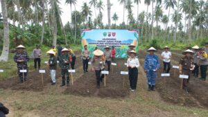 Di Balikpapan, langkah nyata dilakukan Polresta bersama petani lokal melalui peluncuran program di Kelurahan Lamaru, Balikpapan Timur, Rabu (20/11).