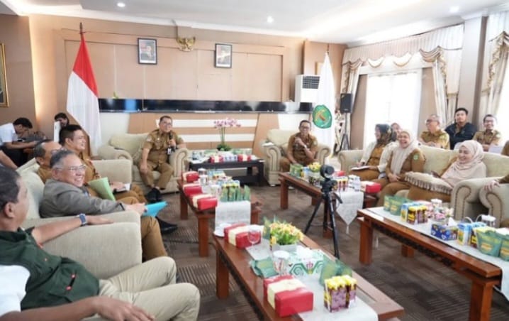 Rapat persiapan di VIP Room Rumah Jabatan Gubernur Kaltim, Senin Desember 2024 / Foto : Fathur Al-Qadriea