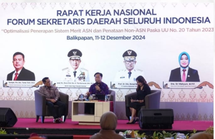 Rapat Kerja Nasional Forum Sekretaris Daerah Seluruh Indonesia (Forsesdasi) Tahun 2024 pada hari kedua berlangsung di Ballroom Hotel Platinum Balikpapan, Kamis