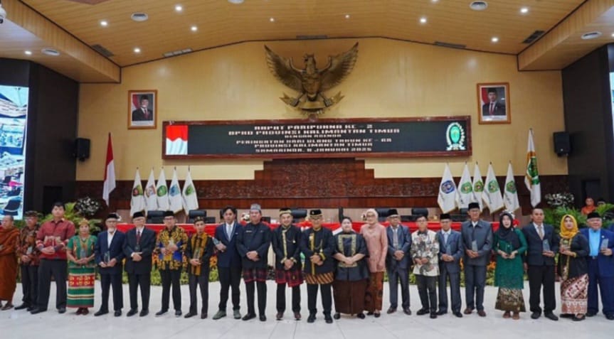 Rapat Paripurna Istimewa dalam rangka peringatan Hari Ulang Tahun (HUT) ke-68 Provinsi Kalimantan Timur pada Rabu, 8 Januari 2025. Acara berlangsung di Ruang Sidang Utama Gedung DPRD Kaltim / Foto : Arief M - Hudais TP / adpimprovkaltim