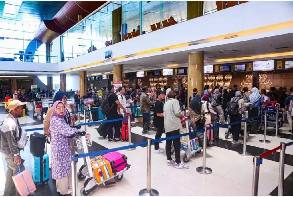 Penumpang di Bandara Aji Pangeran Tumenggung (APT) Pranoto Samarinda