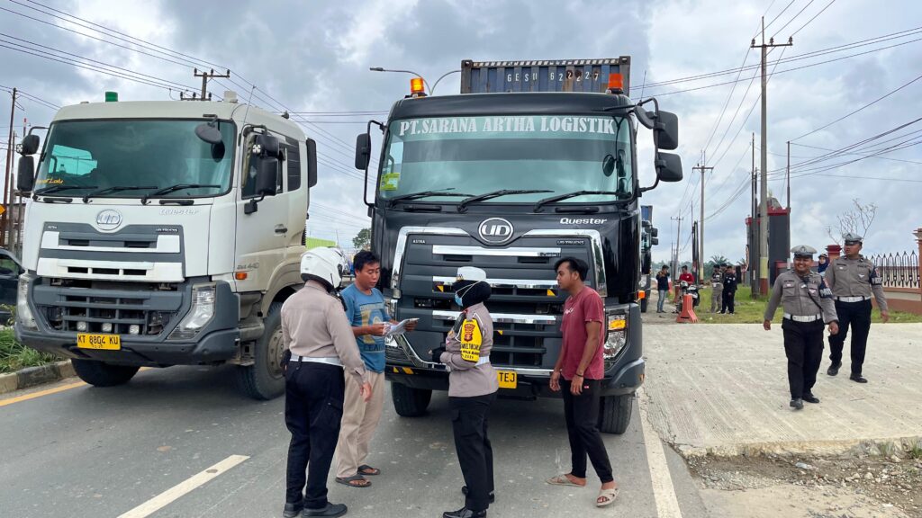 Polresta Balikpapan Gelar Operasi Mitigasi Fatalitas Laka Lantas, temukan Dua SIM Palsu