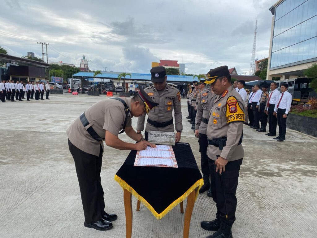 Polresta Balikpapan kembali melakukan rotasi jabatan terhadap sejumlah perwira untuk meningkatkan efektivitas organisasi dan pelayanan kepada masyarakat.