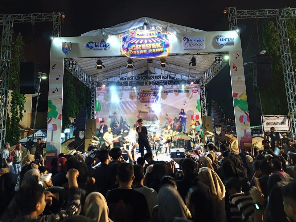 Rangkaian event Yamaha Geber (Grebek Pasar Rame) resmi ditutup dengan meriah di Alun-Alun Kota Cilacap, Jawa Tengah