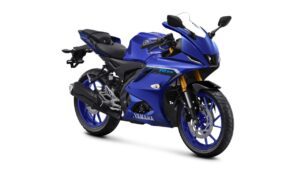 Yamaha R15 yang tampil makin sporty dengan pilihan warna baru dan update grafis yang lebih agresif